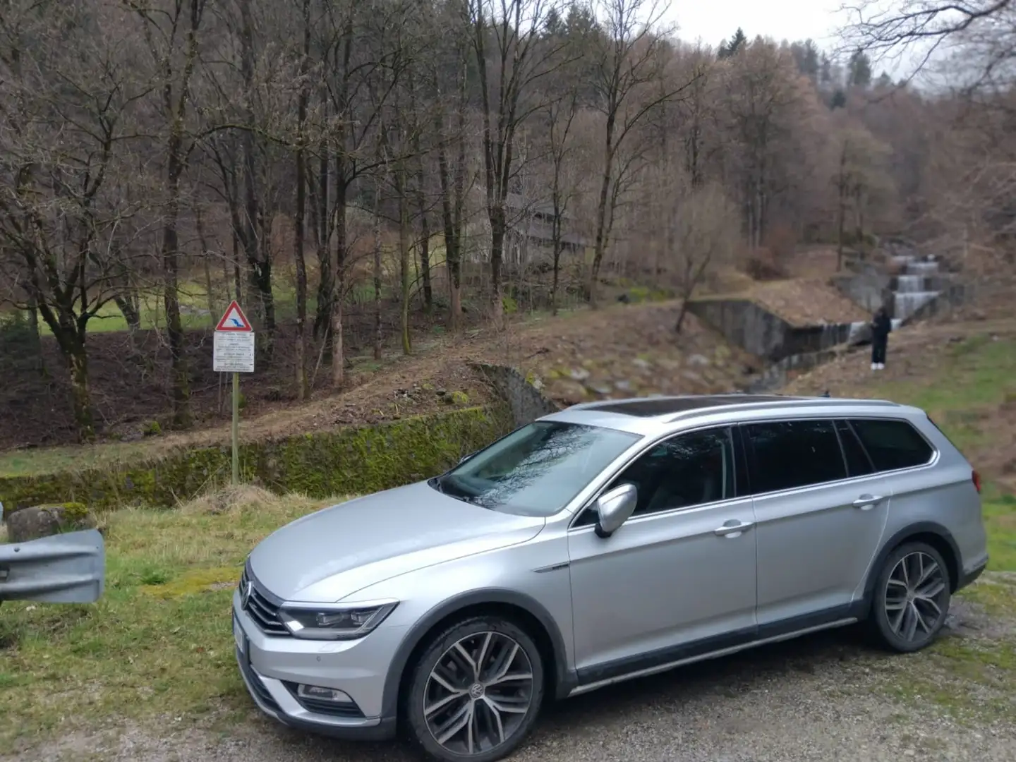 Volkswagen Passat Alltrack Šedá - 2