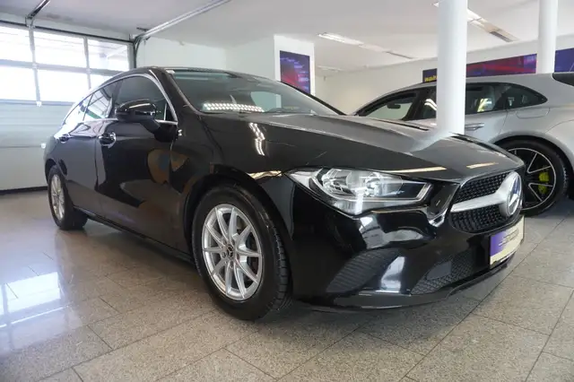 Mercedes-Benz Cla view 3