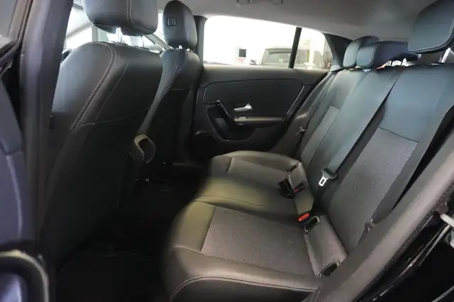 Mercedes-Benz Cla view 9