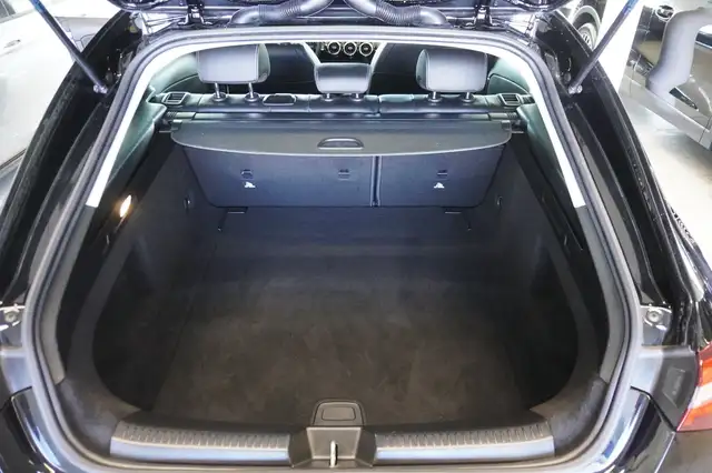 Mercedes-Benz Cla view 10