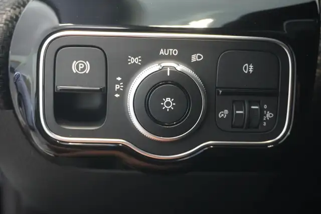 Mercedes-Benz Cla view 14