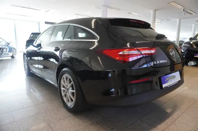 Mercedes-Benz Cla view 4