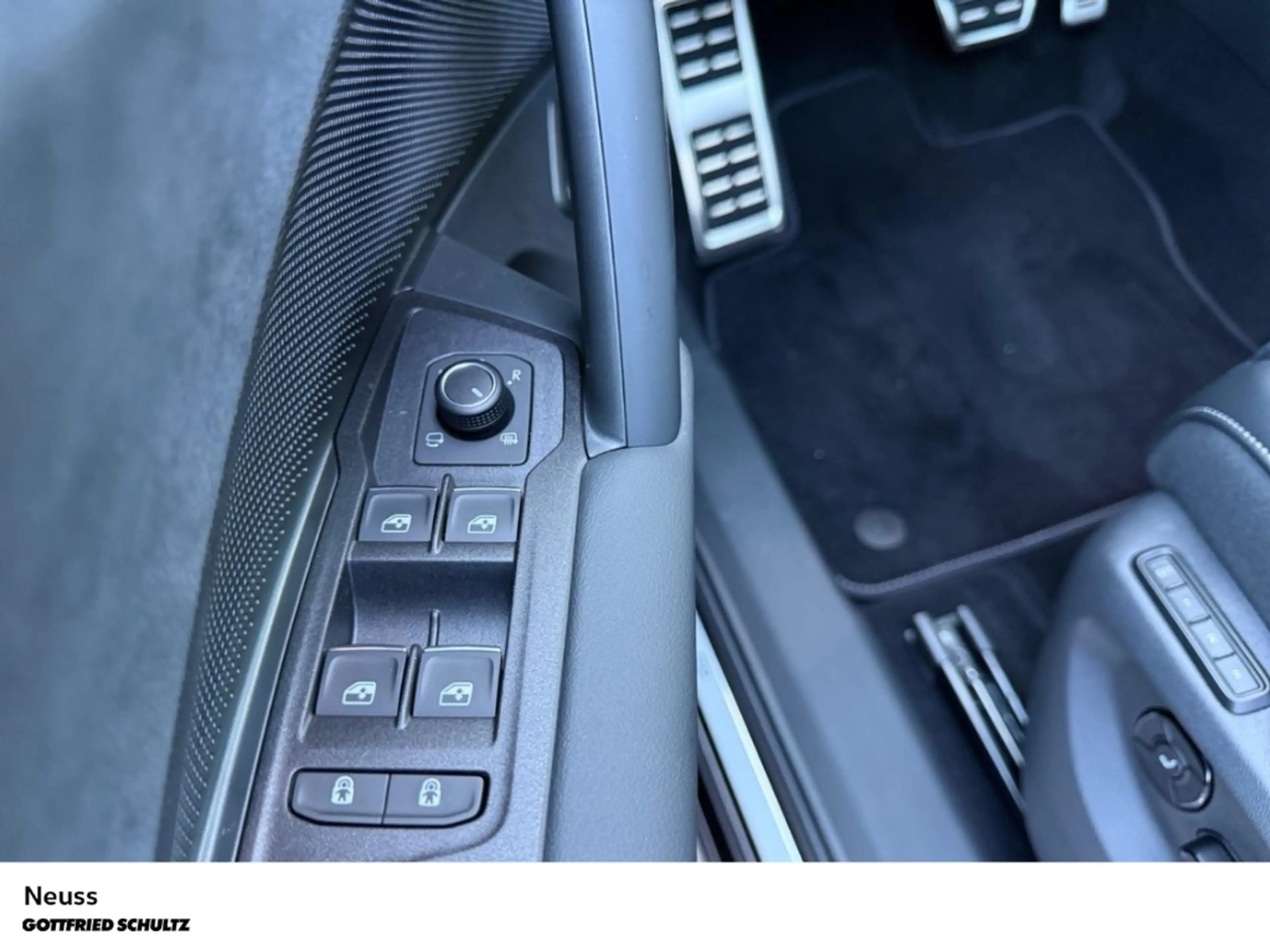Volkswagen Tayron R-Line 1.5 eHybrid DSG NAVI AHK BLACK STYLE — photo 11