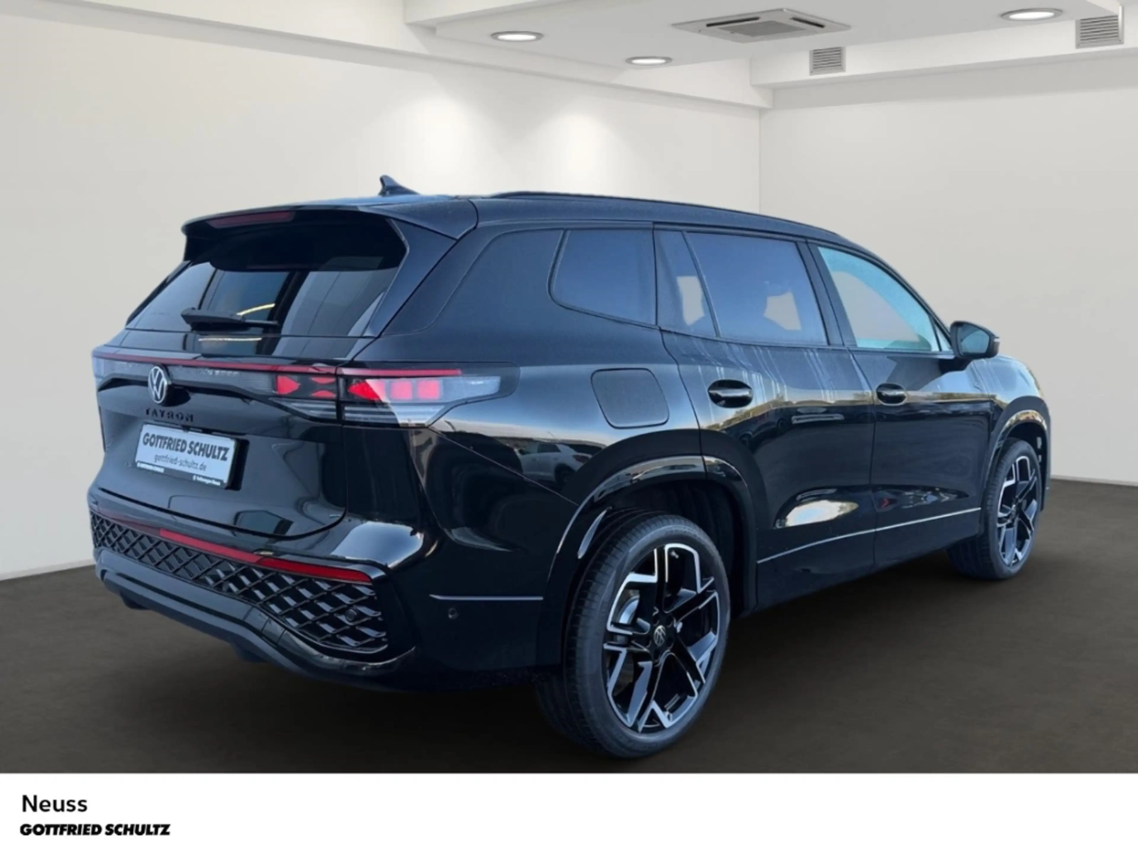 Volkswagen Tayron R-Line 1.5 eHybrid DSG NAVI AHK BLACK STYLE — photo 4