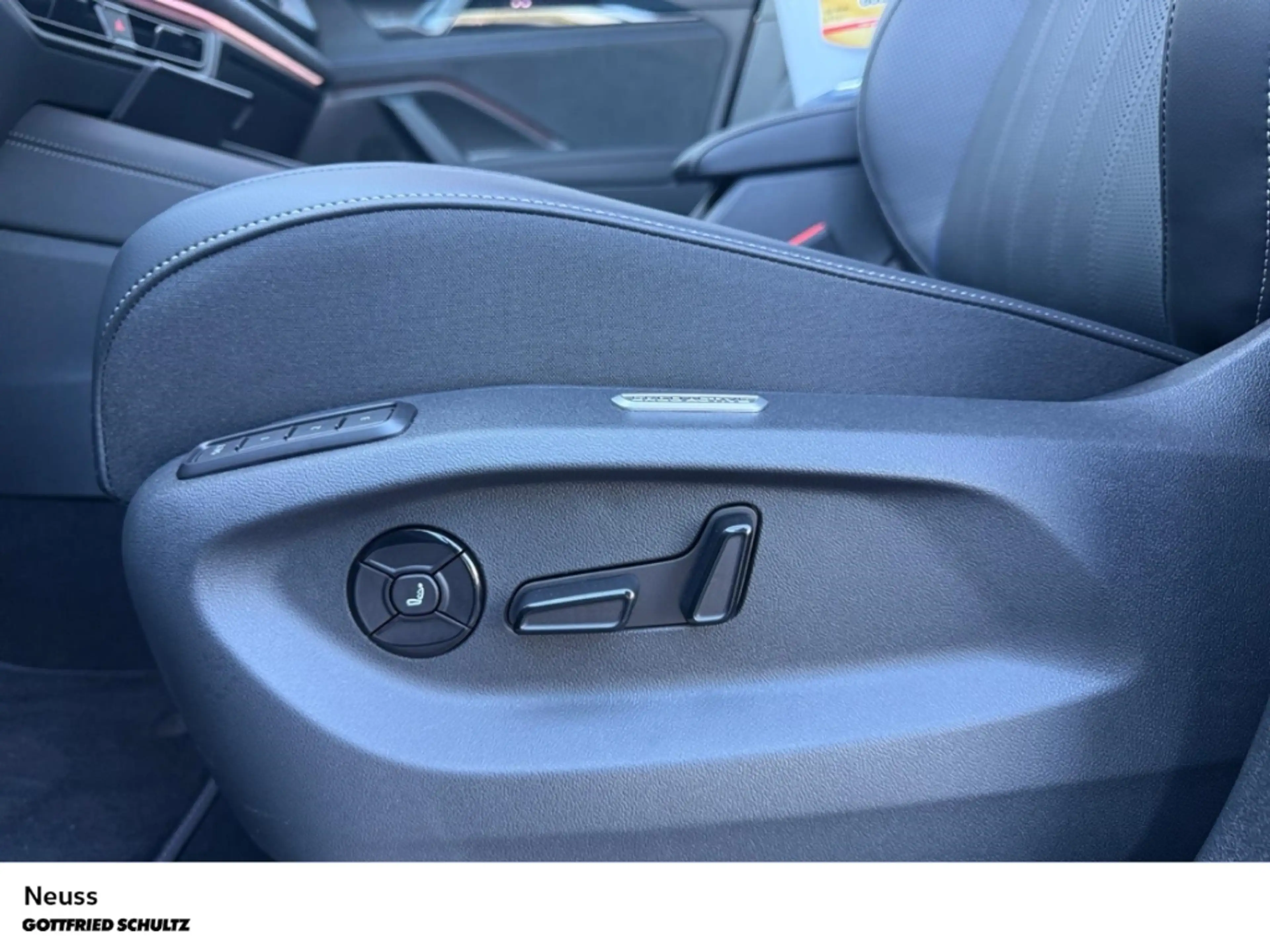 Volkswagen Tayron R-Line 1.5 eHybrid DSG NAVI AHK BLACK STYLE — photo 12