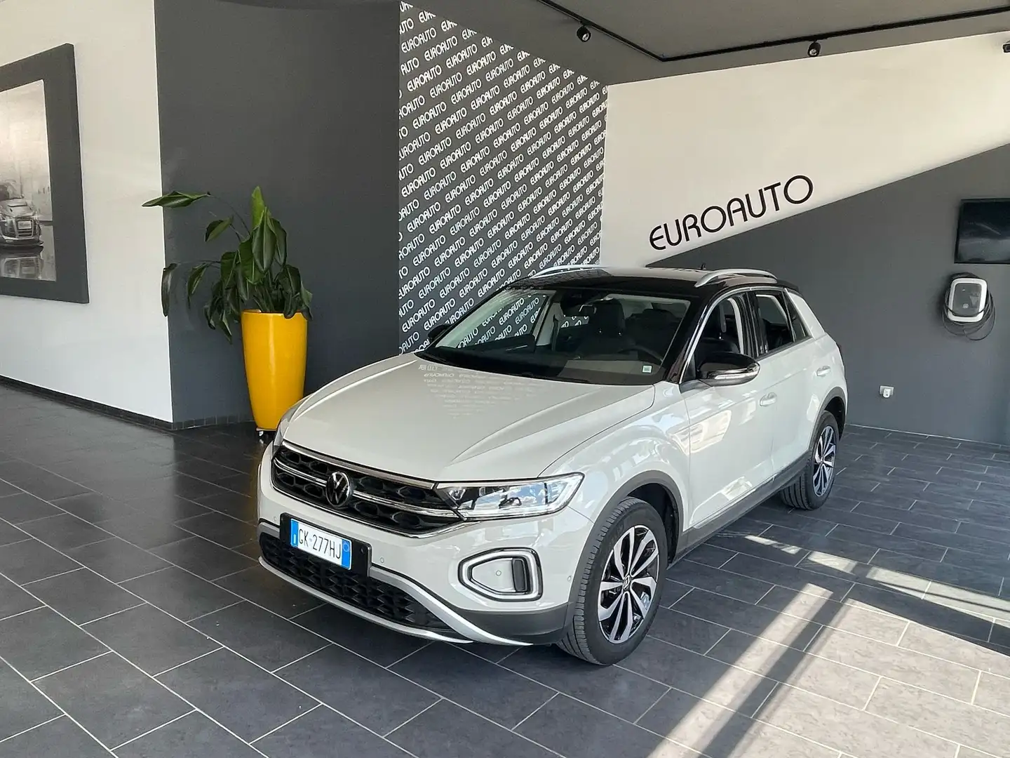 Volkswagen T-Roc T-Roc 2022 1.0 tsi Style 110cv Beige - 1