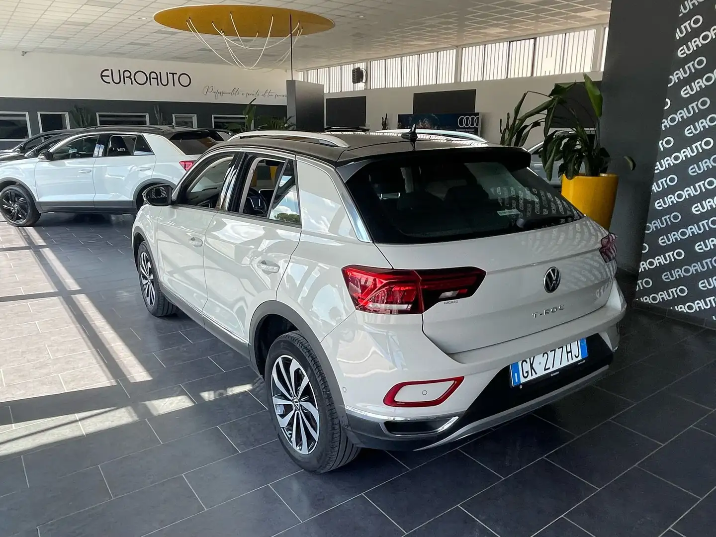 Volkswagen T-Roc T-Roc 2022 1.0 tsi Style 110cv Beige - 2
