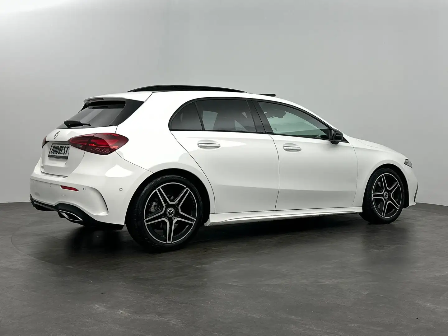 Mercedes-Benz A 180 AMG Pano Sfeer Keyless Camera BTW Alb - 2