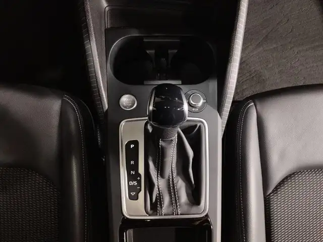 Audi Q2 view 16