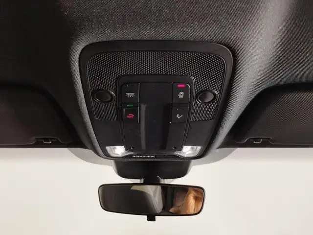 Audi Q2 view 13