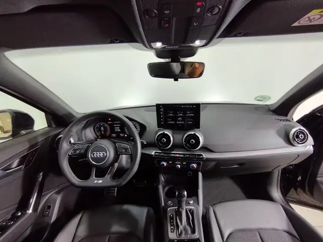 Audi Q2 view 6