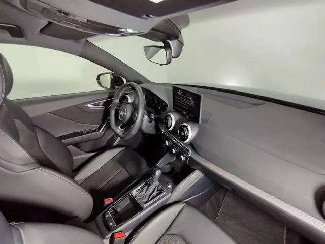 Audi Q2 view 12