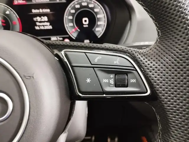 Audi Q2 view 14