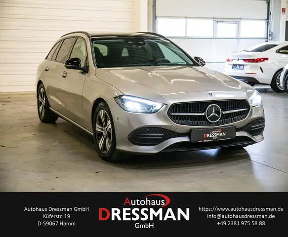 Mercedes-Benz C-Class view 3