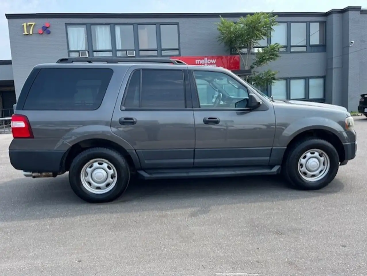 Ford Expedition снимка Ford Expedition