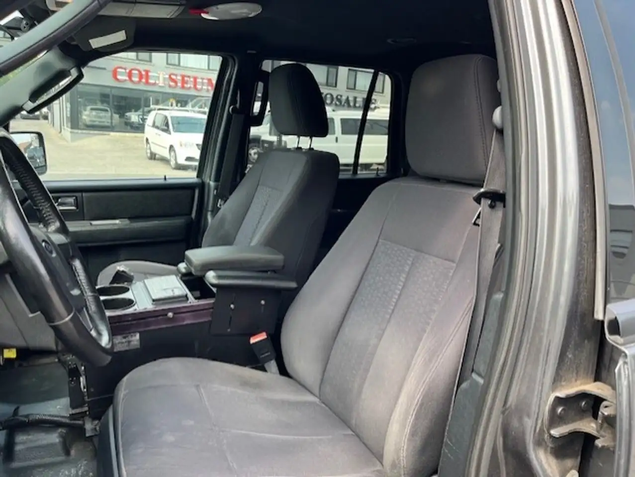 Ford Expedition снимка Ford Expedition