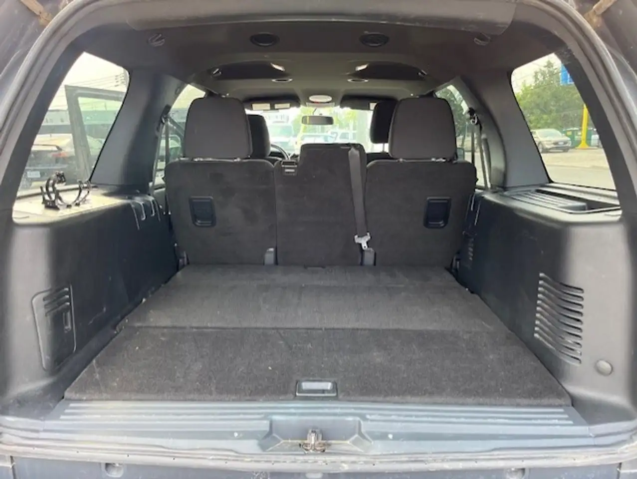 Ford Expedition снимка Ford Expedition
