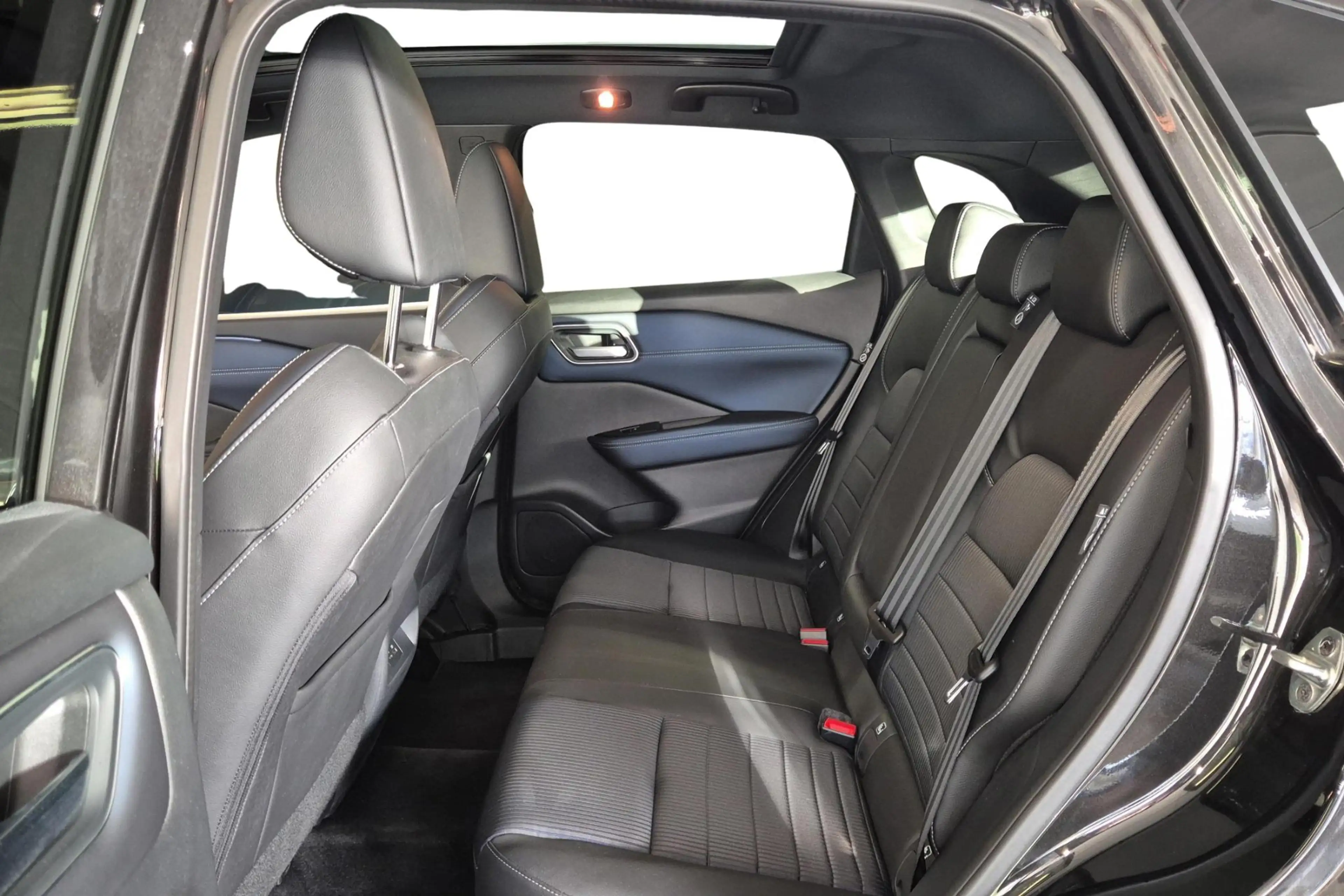 Nissan Qashqai MHEV 116KW Business Premium Xtronic Automaat/Navig — photo 7