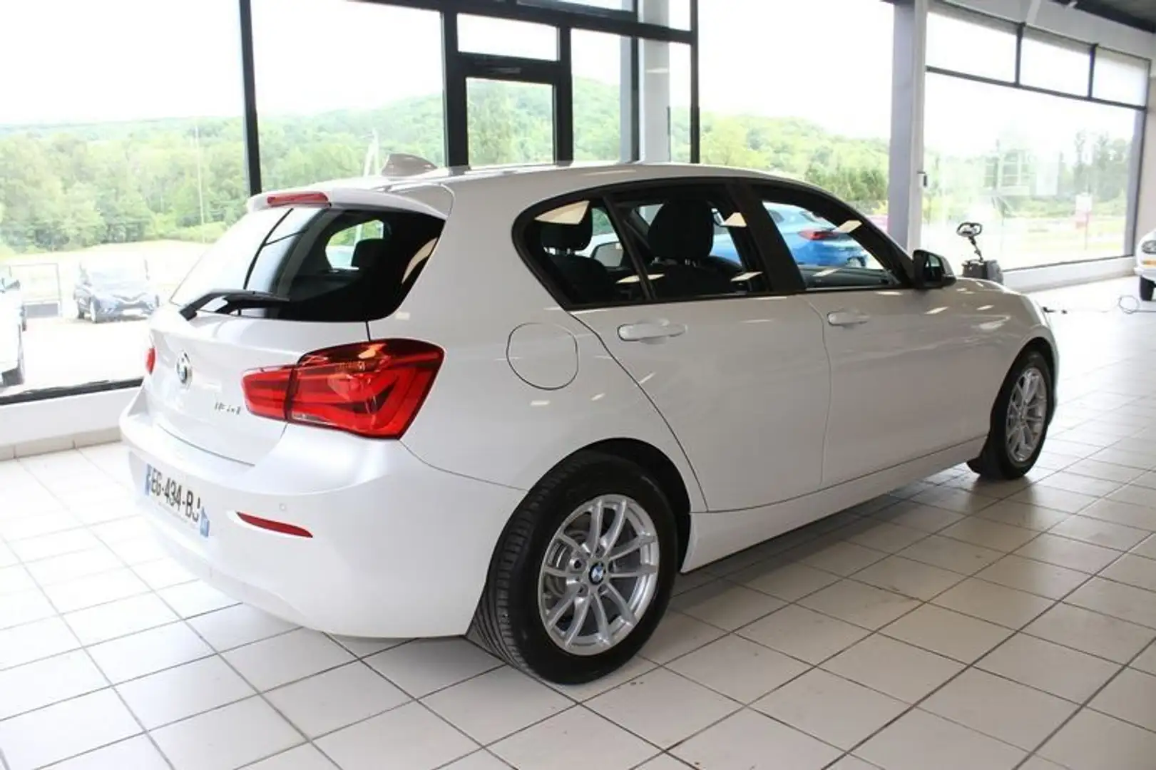 BMW 116 F20 LCI 116d 116 ch Lounge A - 2