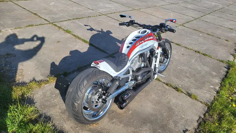 Harley-Davidson V-Rod - foto 3