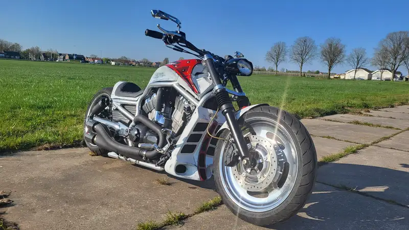 Harley-Davidson V-Rod - foto 4