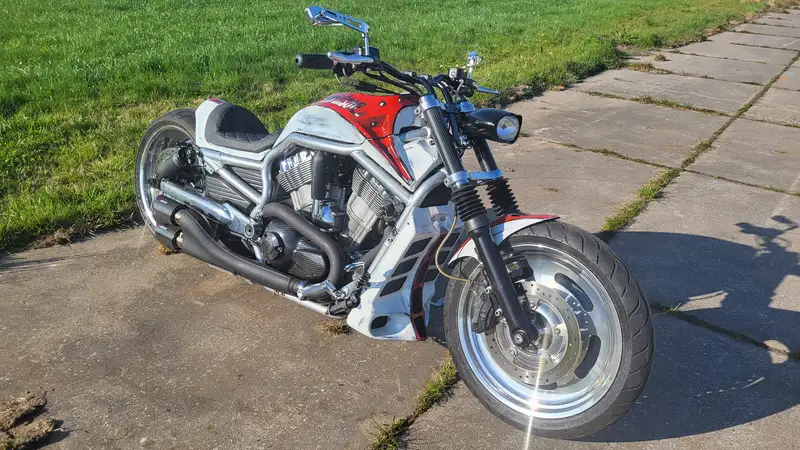 Harley-Davidson V-Rod - foto 7