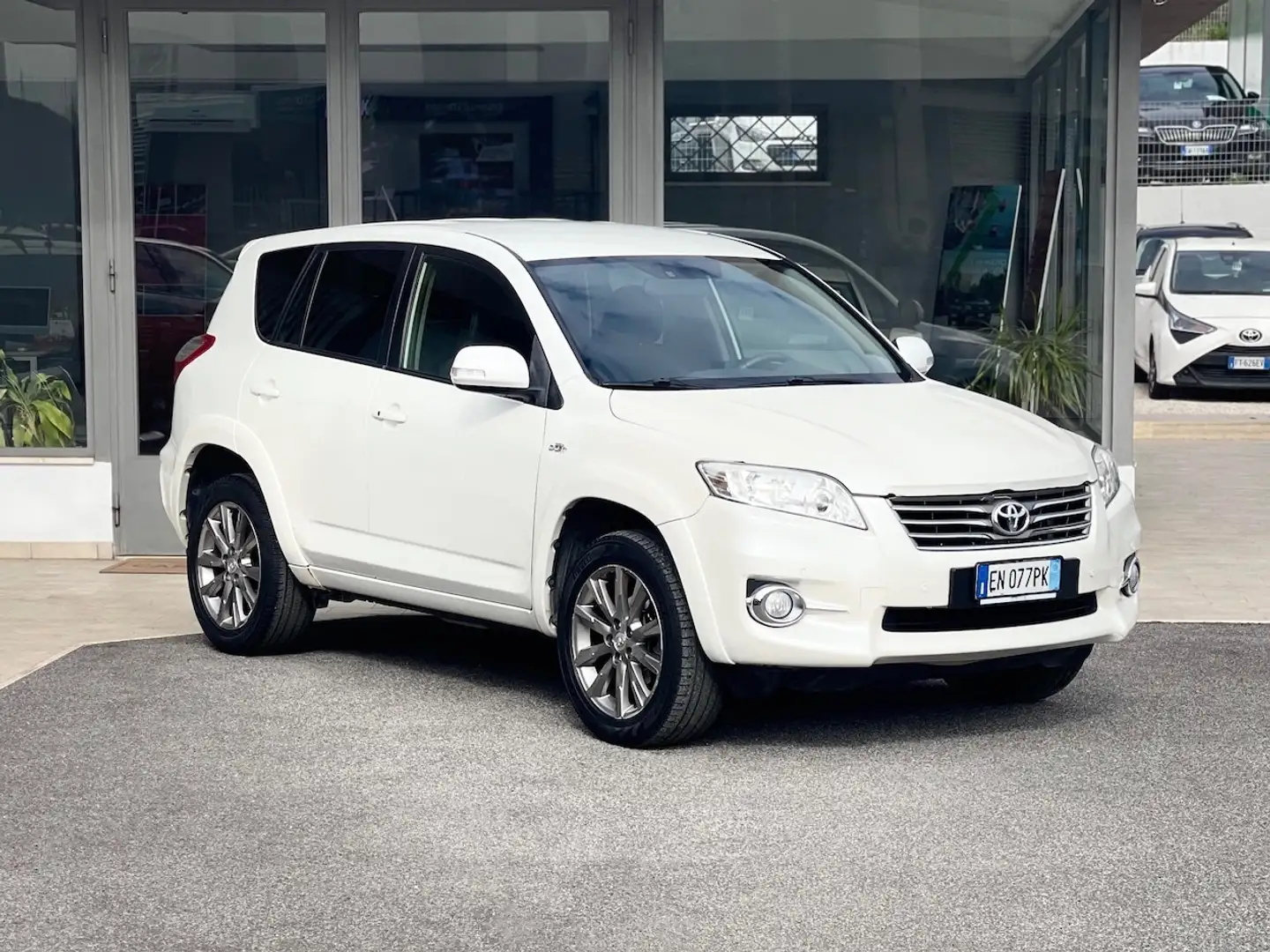 Toyota RAV 4 Crossover 2.2 Diesel 150CV E5 Automatica - 2012 Bianco - 1