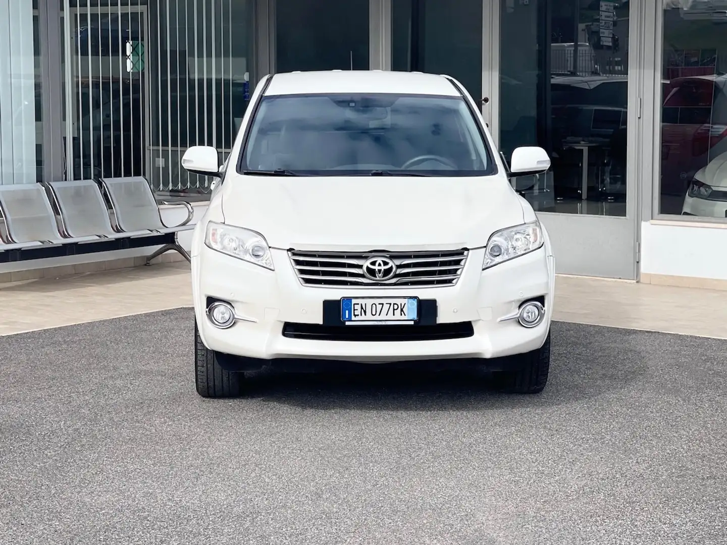 Toyota RAV 4 Crossover 2.2 Diesel 150CV E5 Automatica - 2012 Bianco - 2