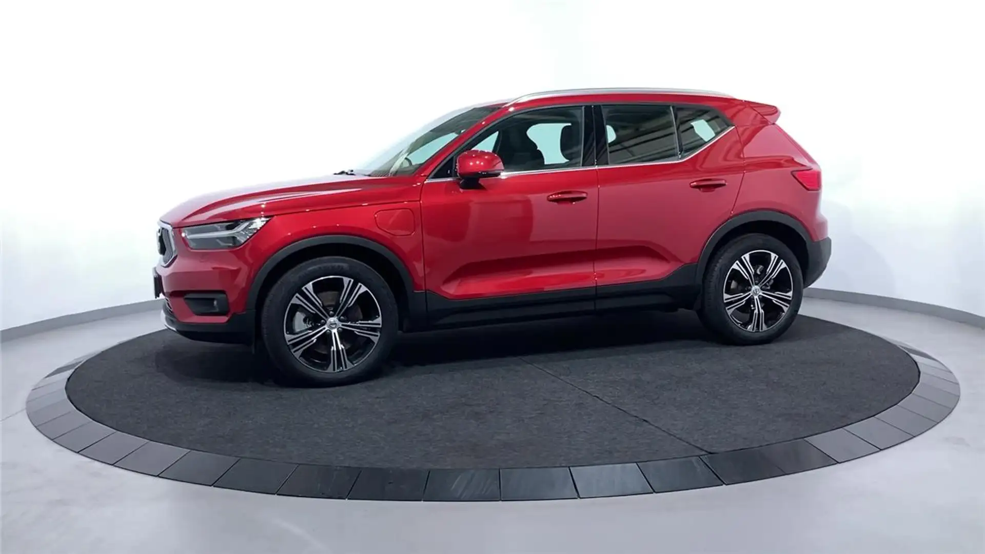 Volvo XC40 T4 Recharge Inscription Expression Rojo - 2