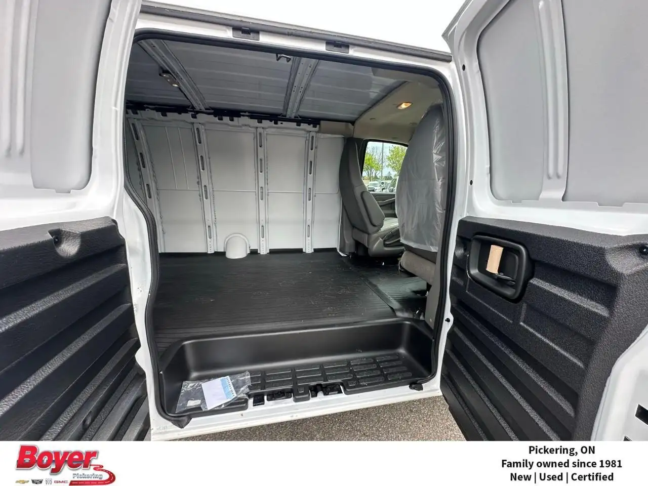 GMC Savana fotografie GMC Savana