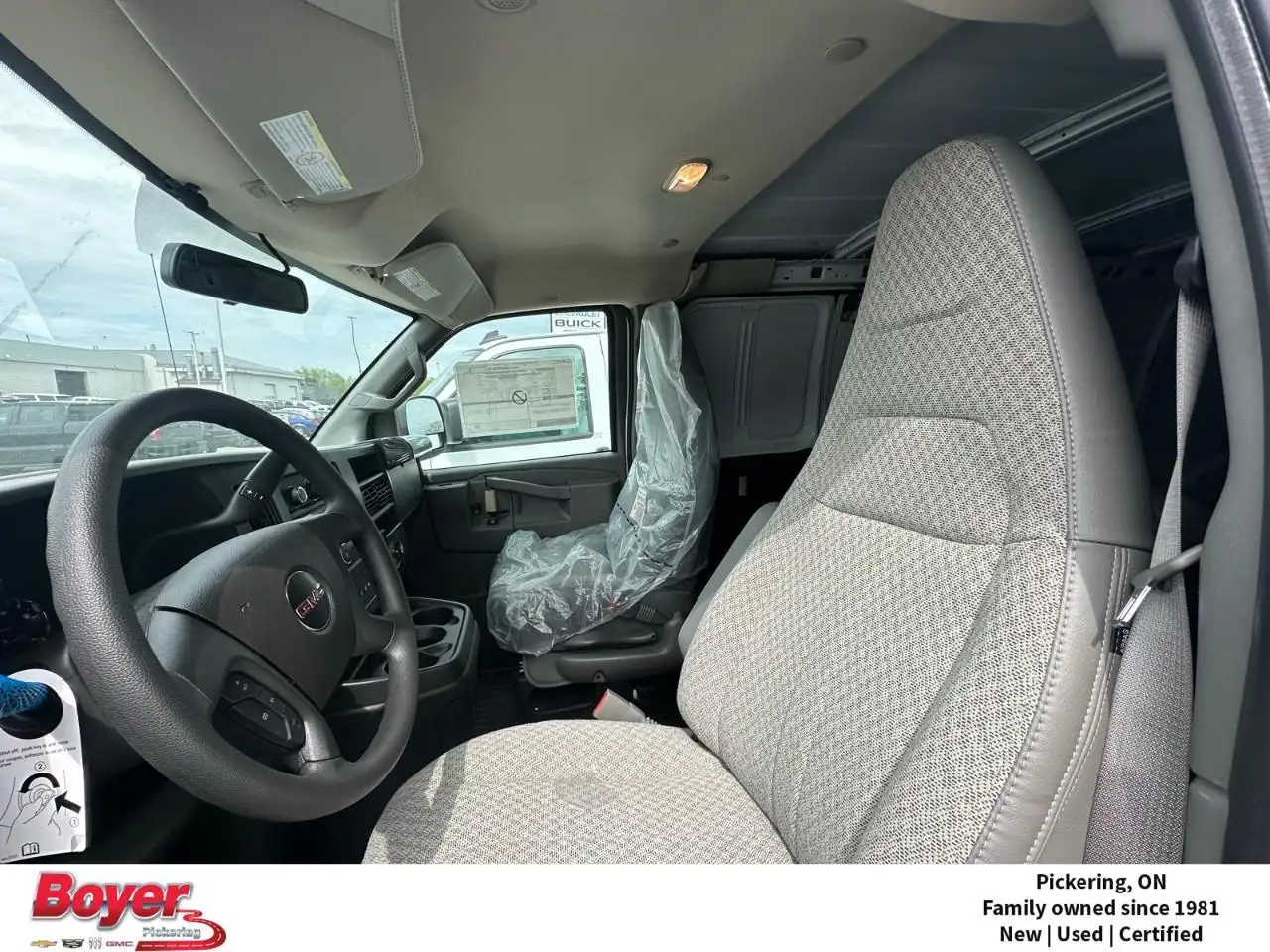 GMC Savana fotografie GMC Savana