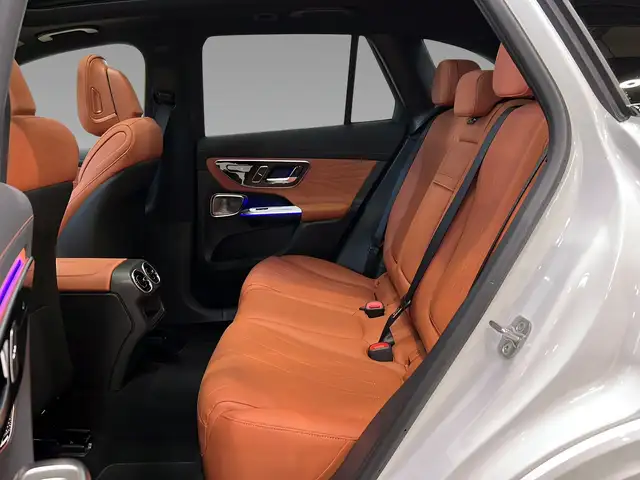 Mercedes-Benz 450 view 9