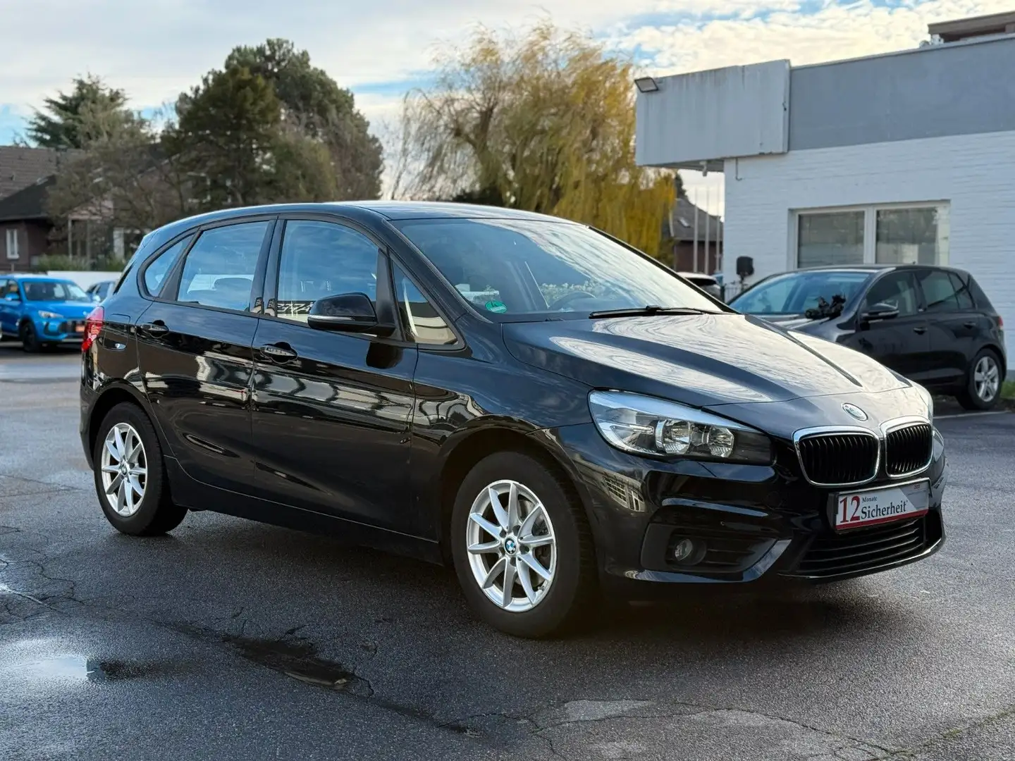 BMW 218 218 i Active Tourer Garantie*2-Zonen*Navi* Schwarz - 1