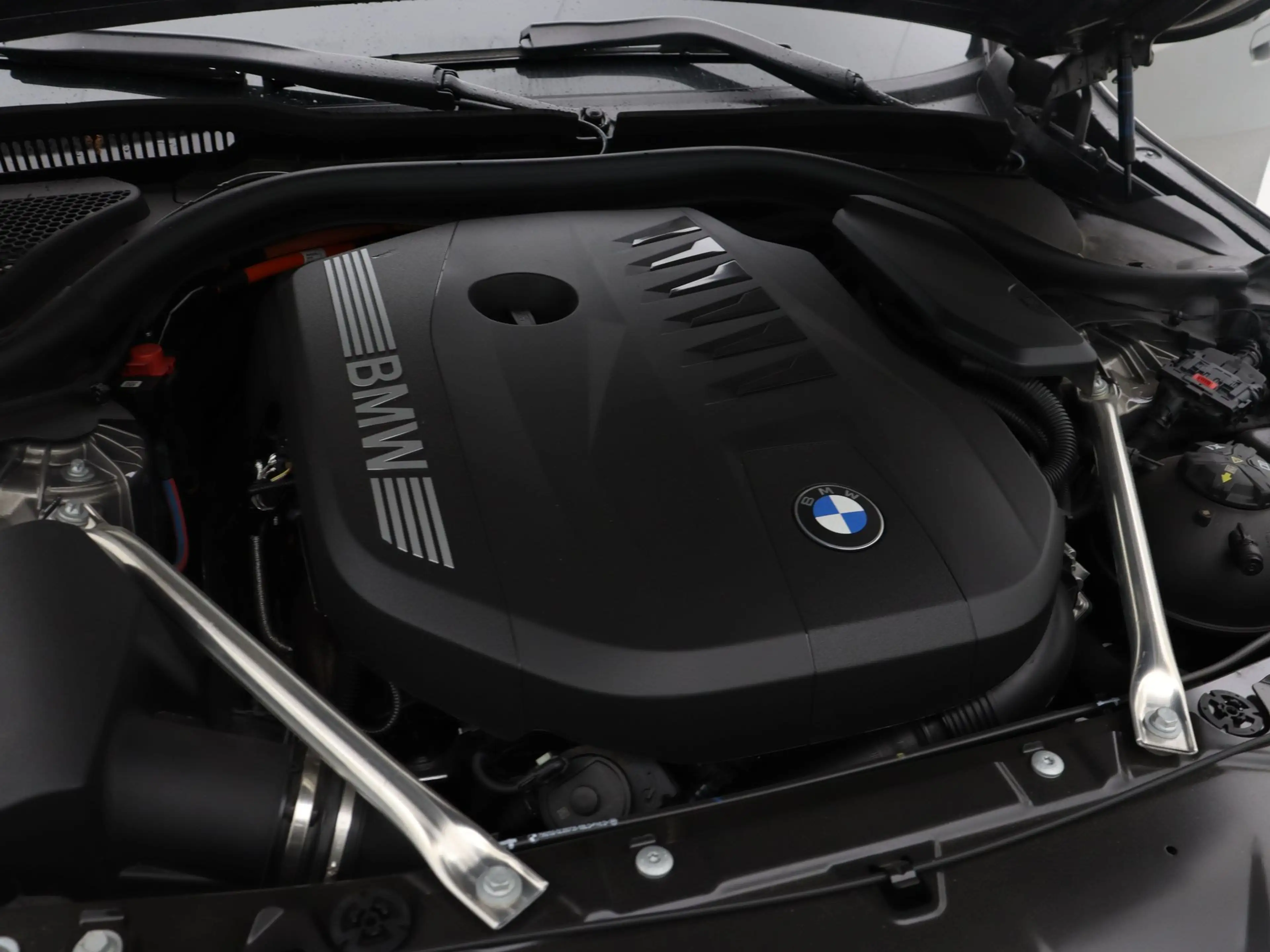 BMW 550 5-serie Touring 550e xDrive — photo 5