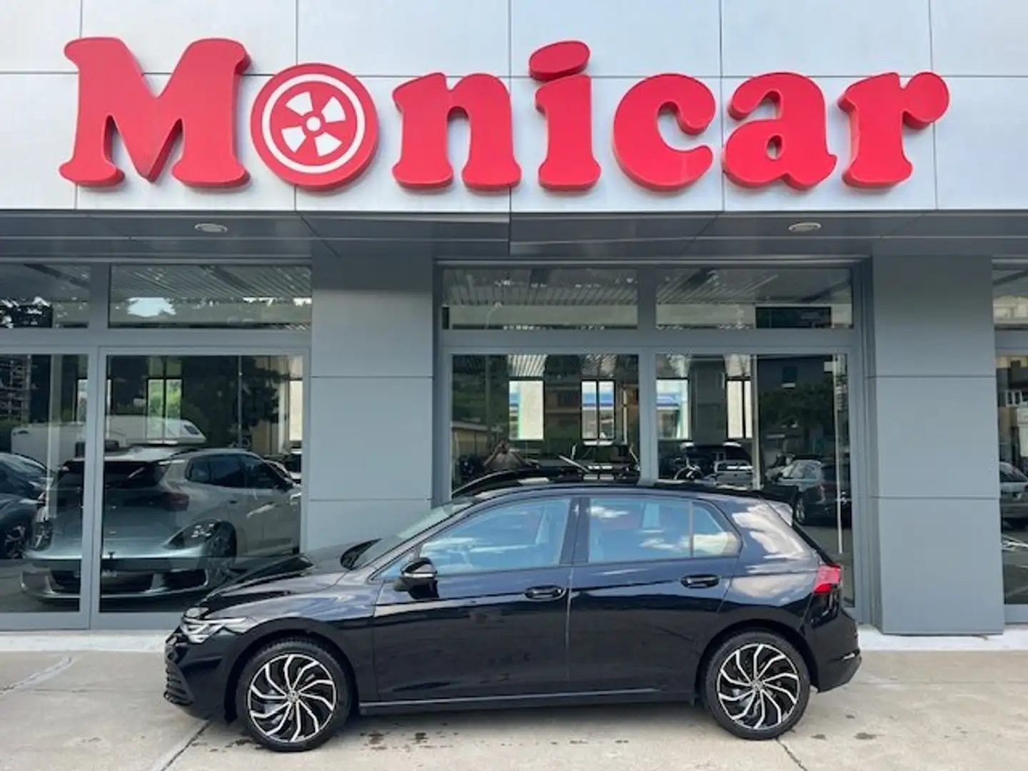 Volkswagen Golf Golf VIII 2020 1.0 etsi evo Life 110cv dsg Schwarz - 1