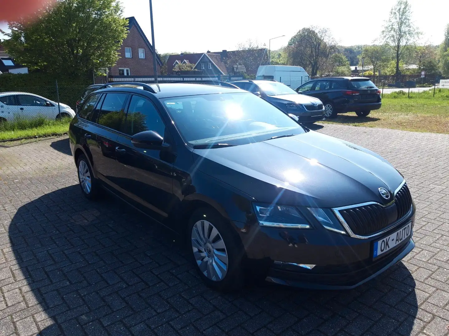 Skoda Octavia Combi 2.0 TDI DSG Ambition*NAVI*LED*PDC* Schwarz - 2