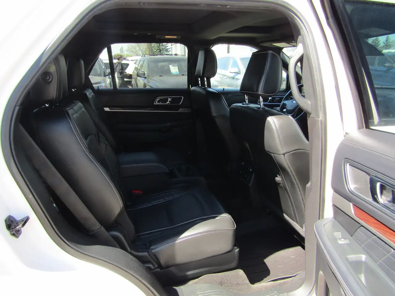 Ford Explorer снимка Ford Explorer