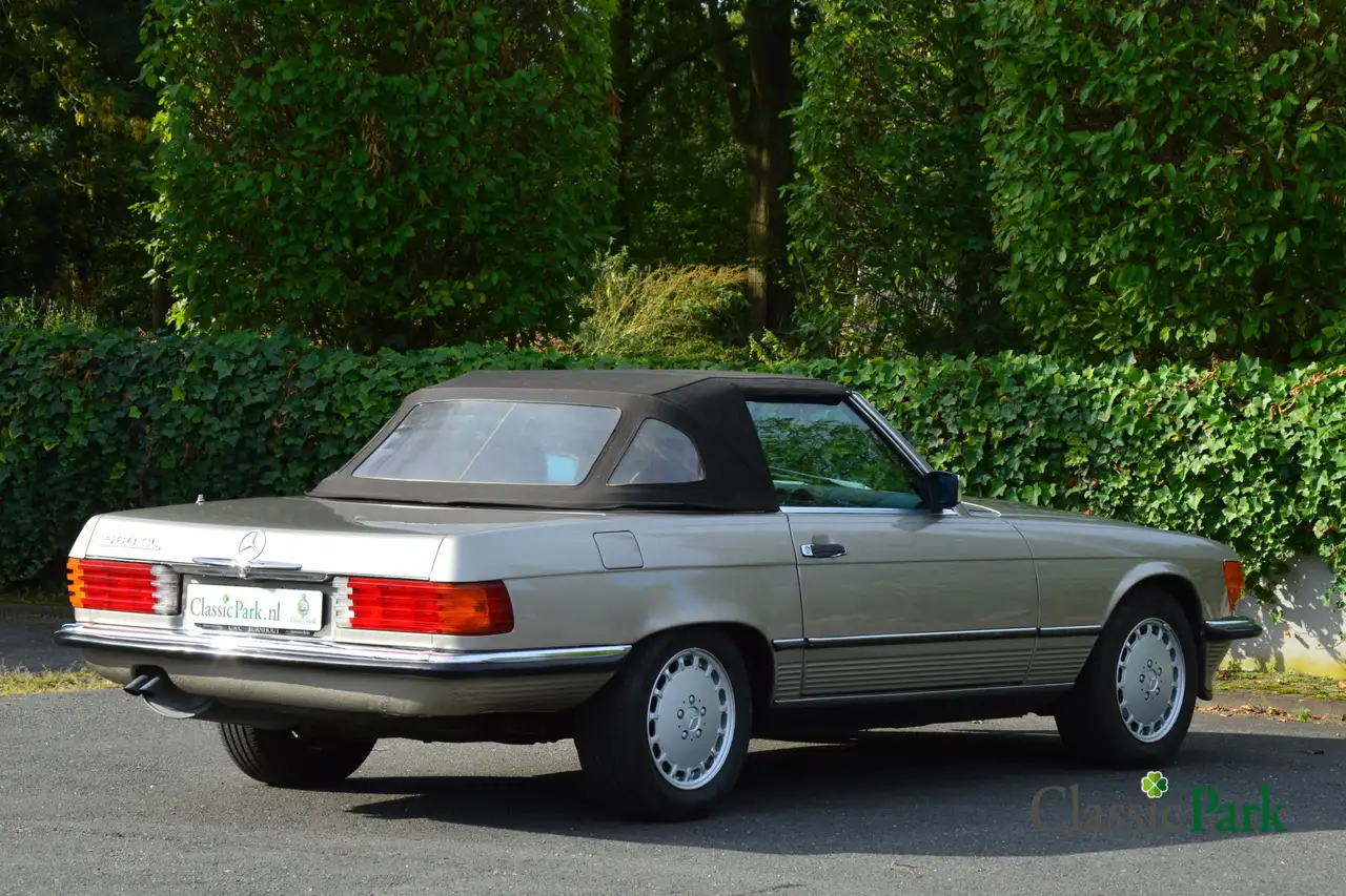 Mercedes-Benz SL 560, foto 8