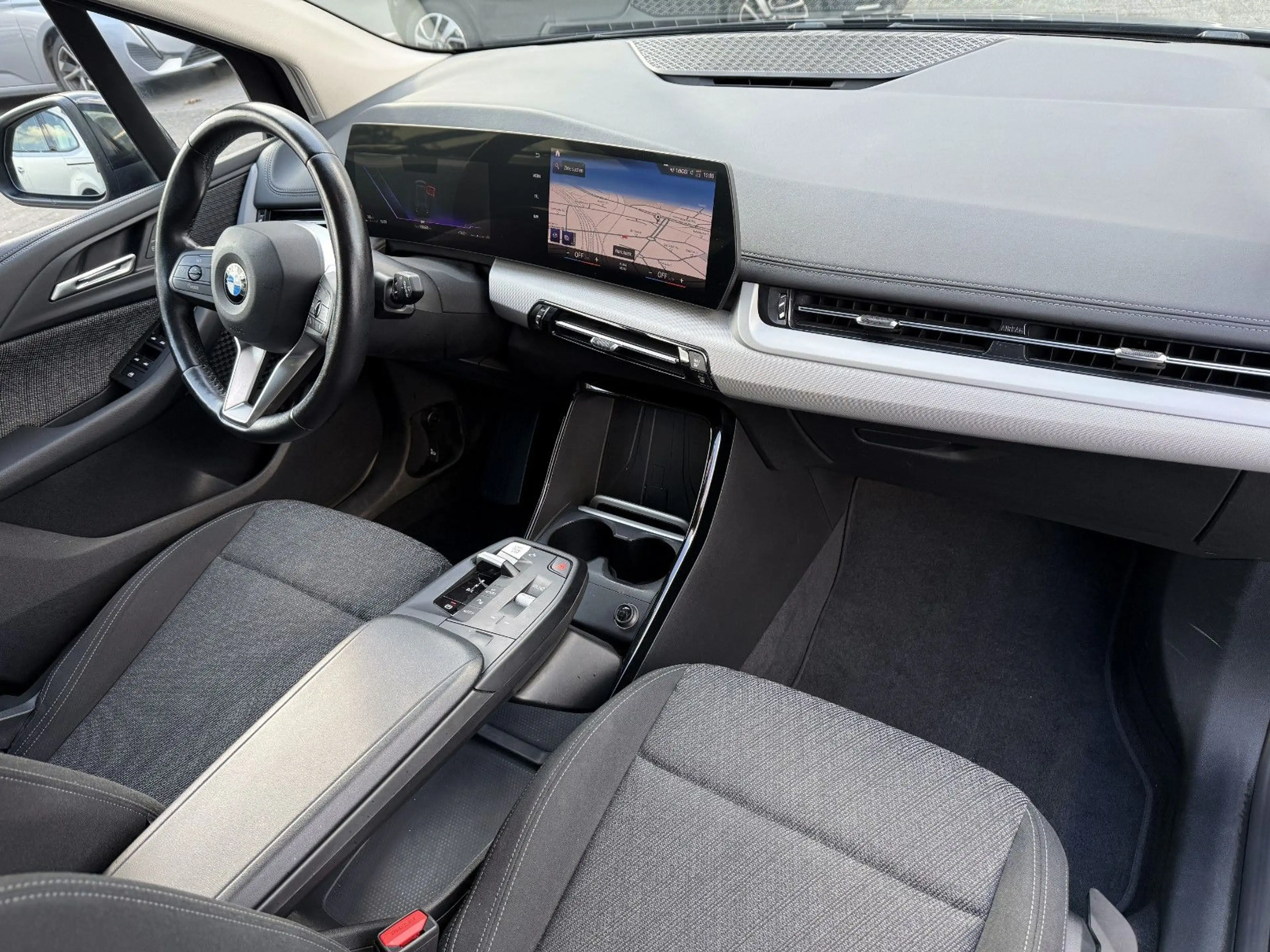 BMW 218 d Active Tourer Aut. LED WIDESCREEN KAMERA — photo 10
