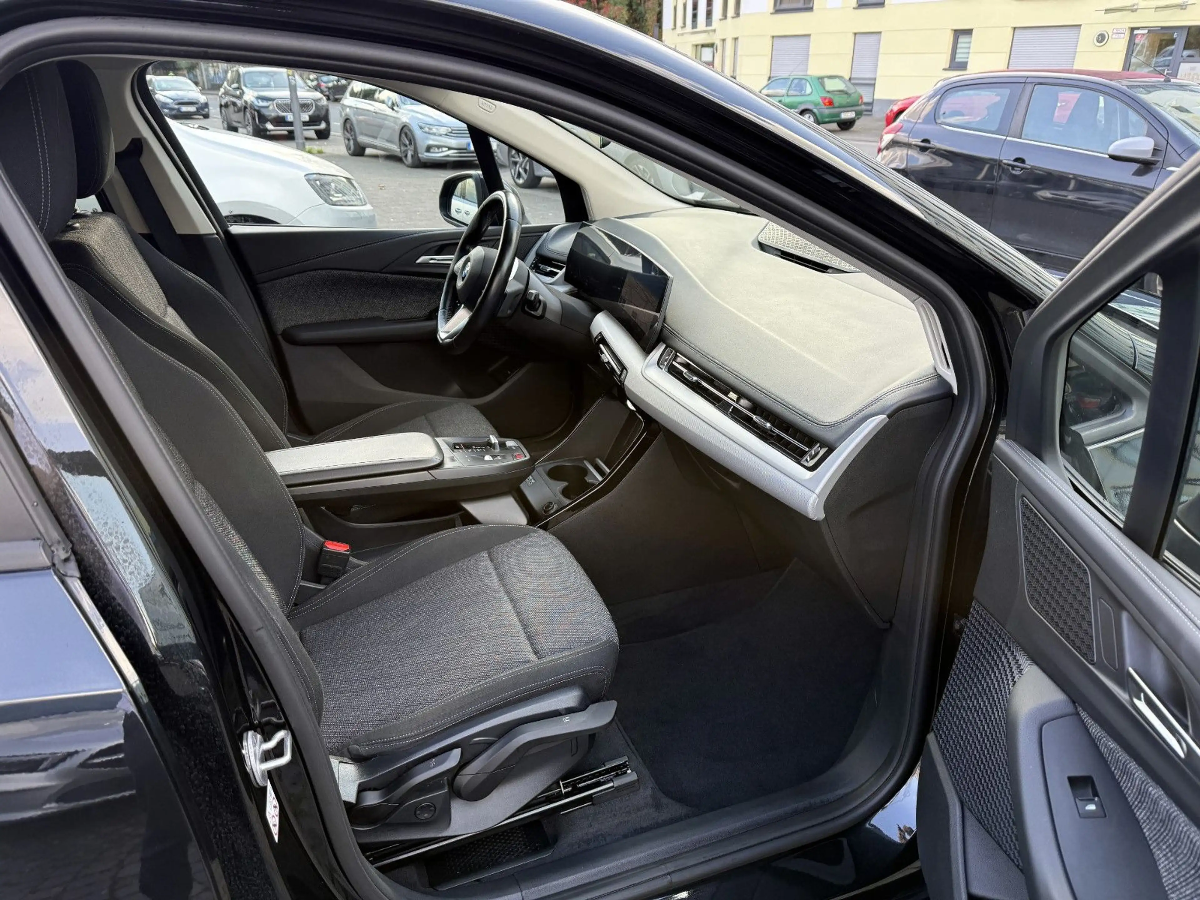 BMW 218 d Active Tourer Aut. LED WIDESCREEN KAMERA — photo 9