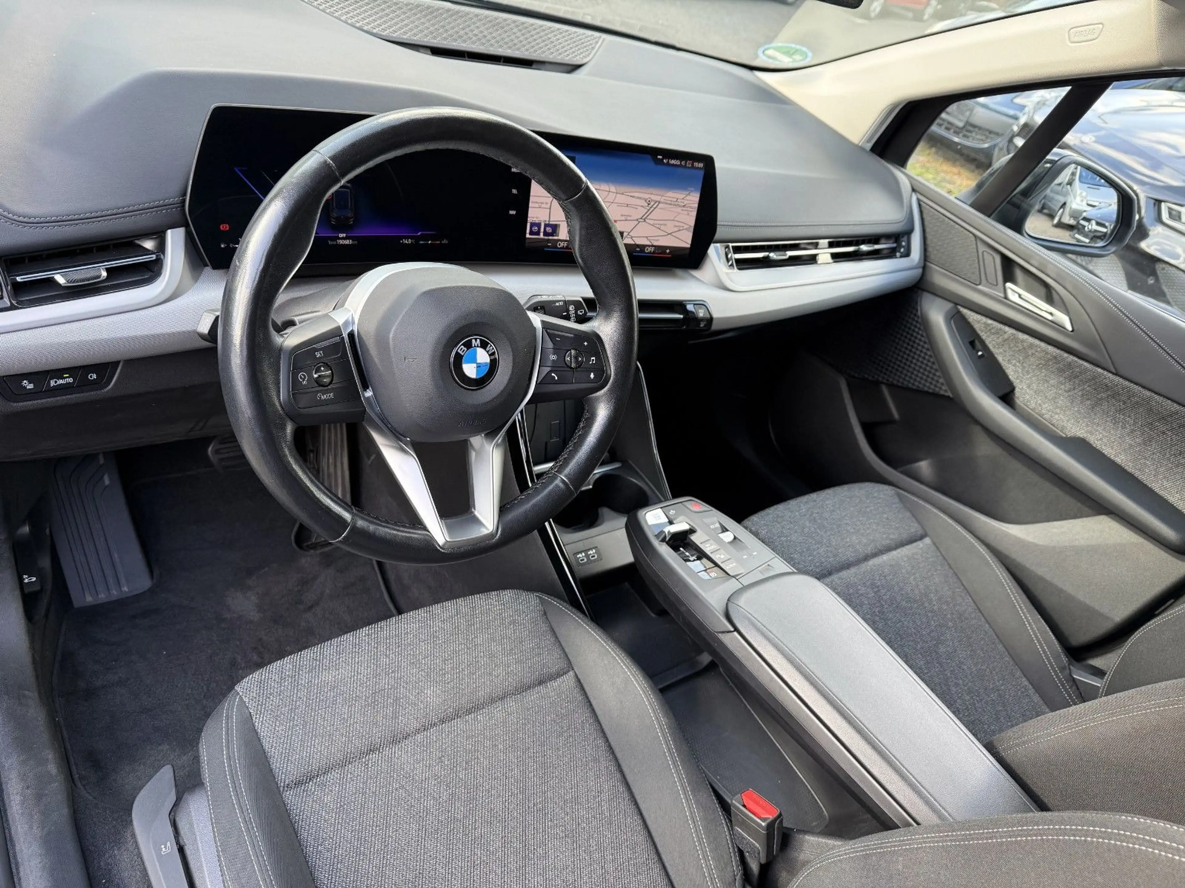 BMW 218 d Active Tourer Aut. LED WIDESCREEN KAMERA — photo 8