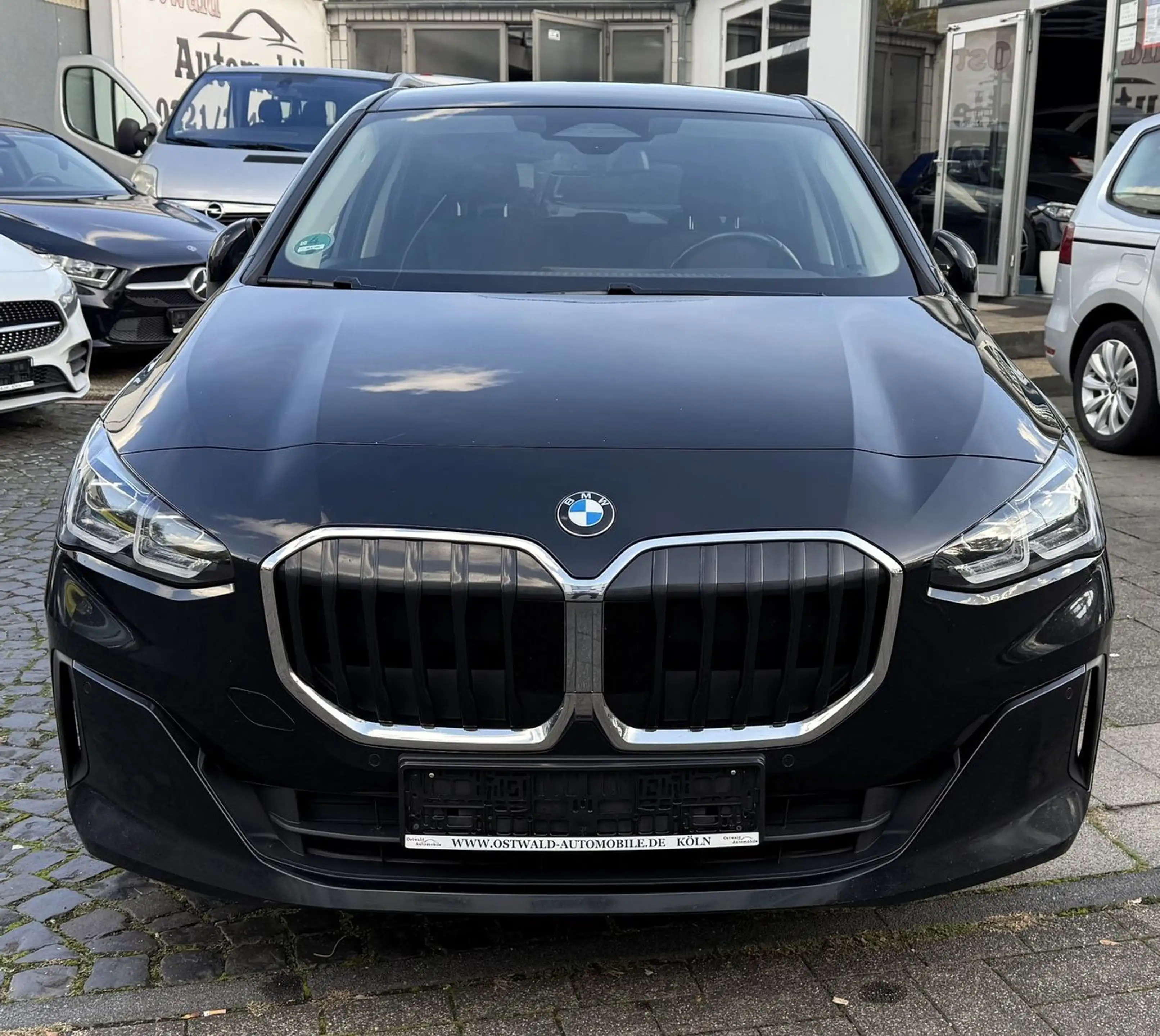 BMW 218 d Active Tourer Aut. LED WIDESCREEN KAMERA