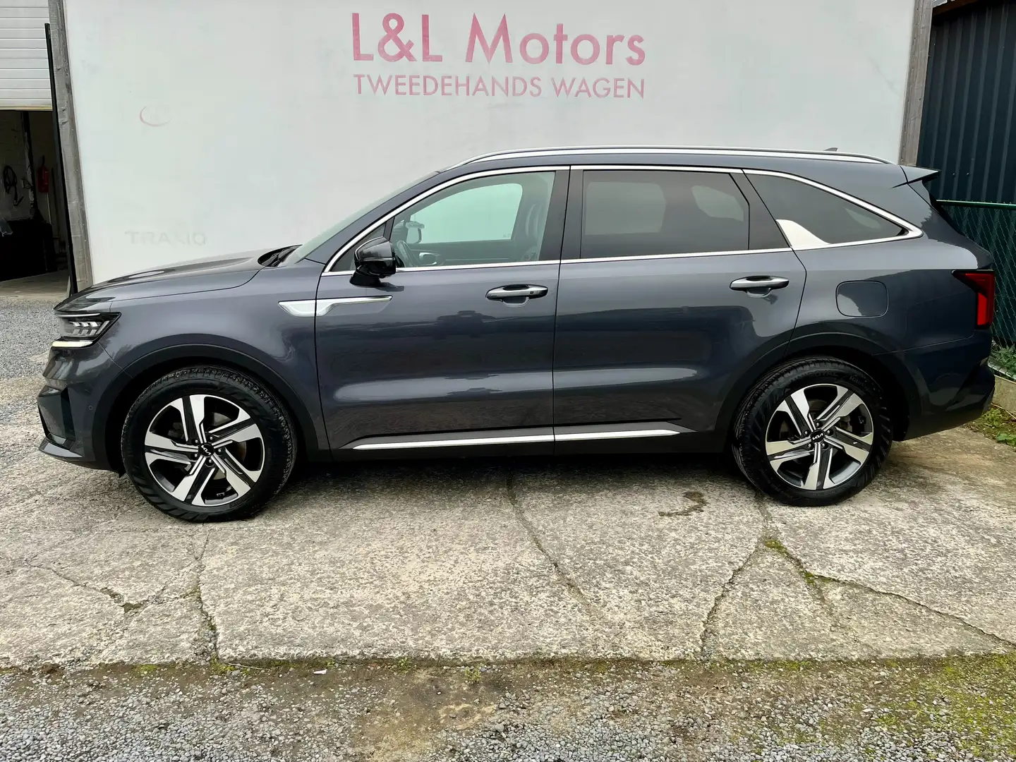 Kia Sorento PHEV 1.6 TGI AWD Sense 7pl. (195kW)*Full Options* Grijs - 2