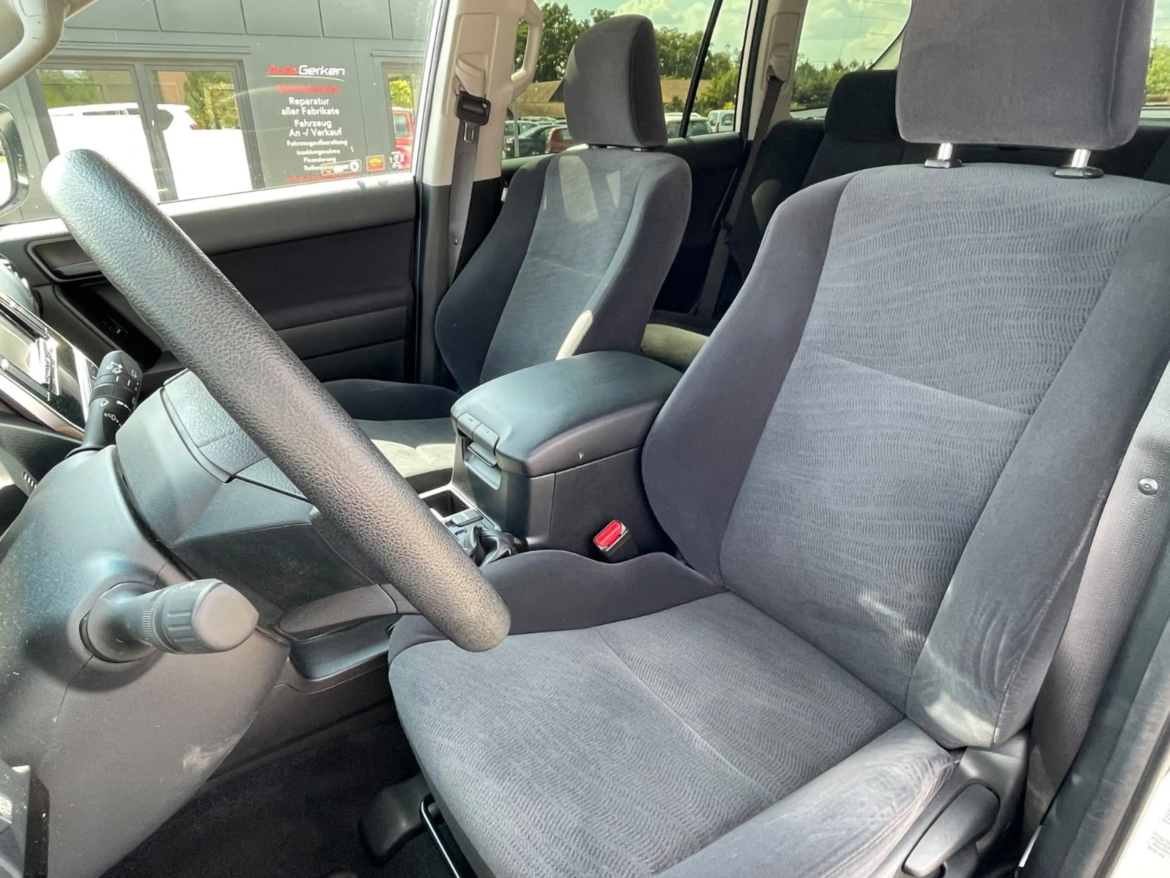 Toyota Land Cruiser 2.8 D-4D 48.561 KM AHK — photo 12