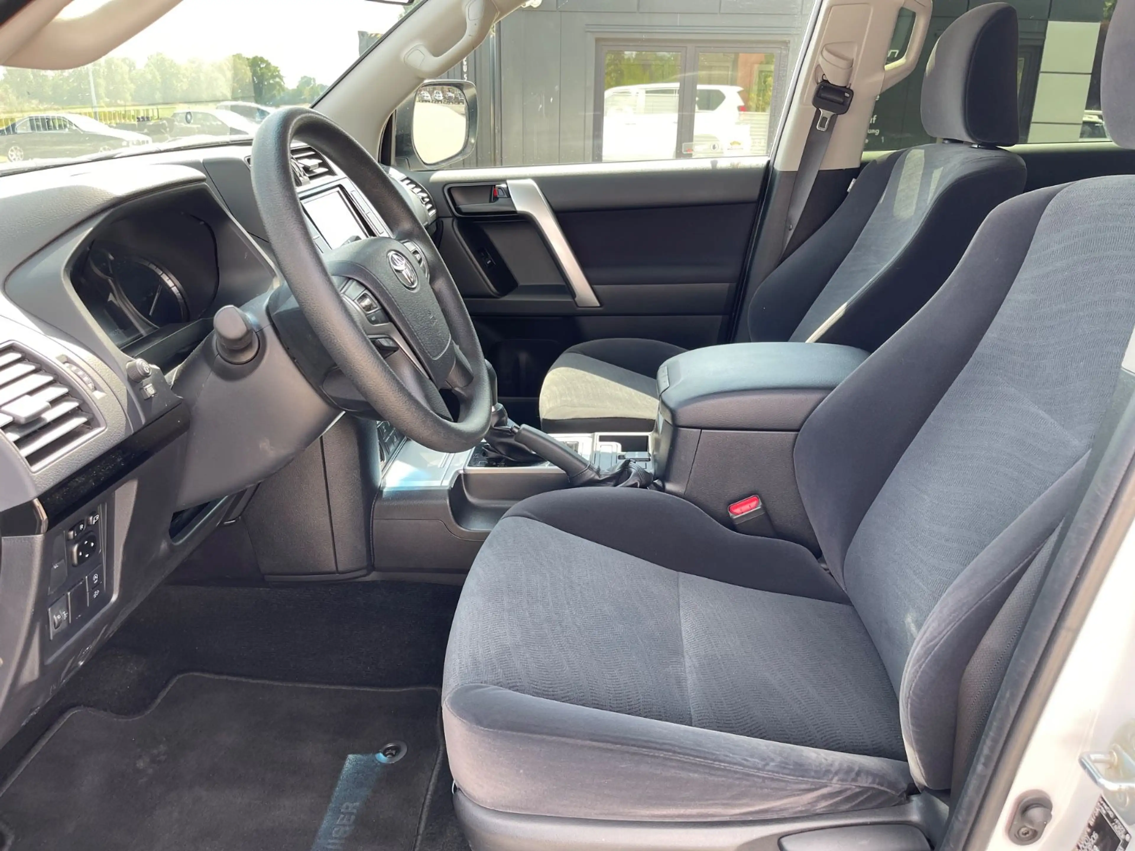 Toyota Land Cruiser 2.8 D-4D 48.561 KM AHK — photo 10
