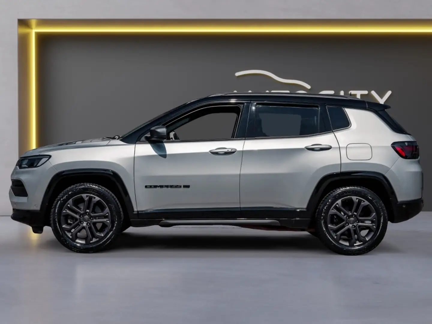 Jeep Compass Compass 4xe 1.3 Plug-In Hybrid 80th Anniversary Le Zilver - 2