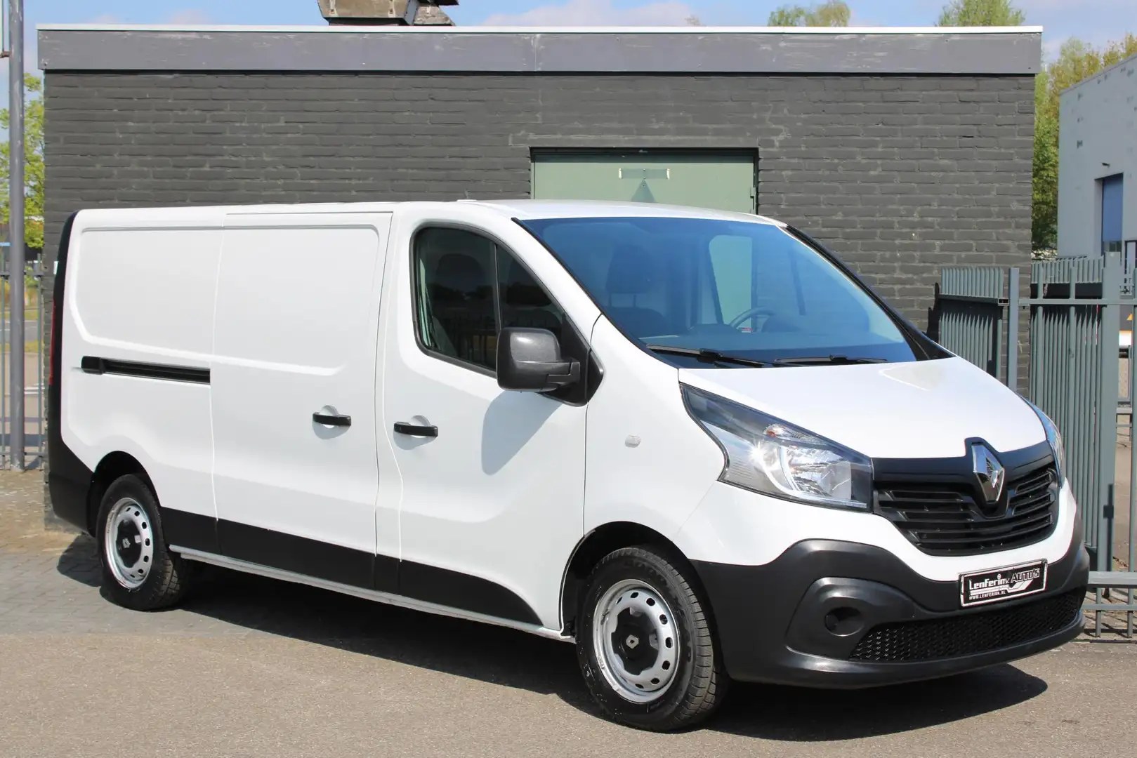 Renault Trafic 1.6 DCi 95 pk L2H1 Uniek 10 dkm!! Airco Achterdeur Wit - 2