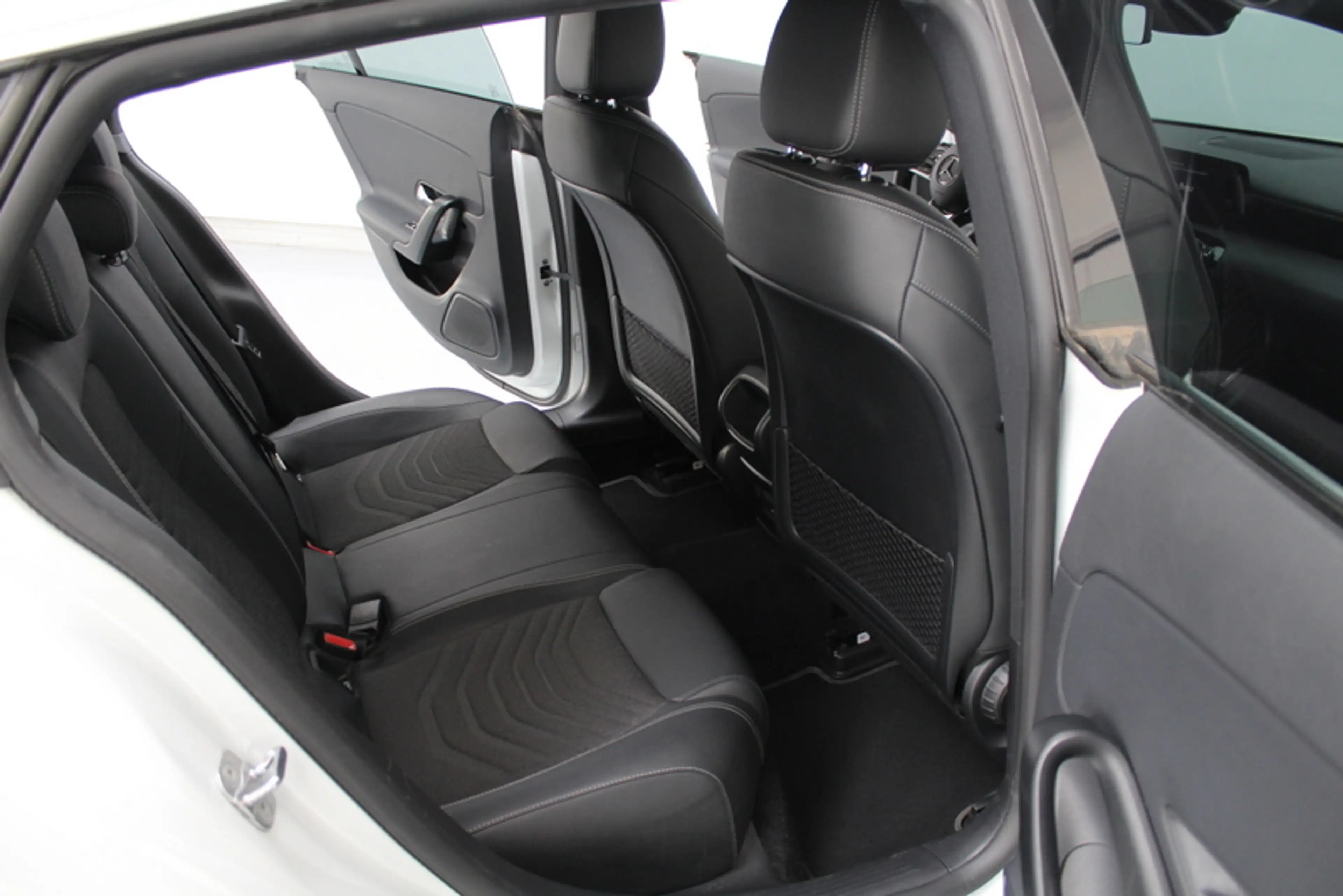 Mercedes-Benz CLA 200 Shooting Brake Business Line 164PK, RIJKLAAR | MET — photo 15