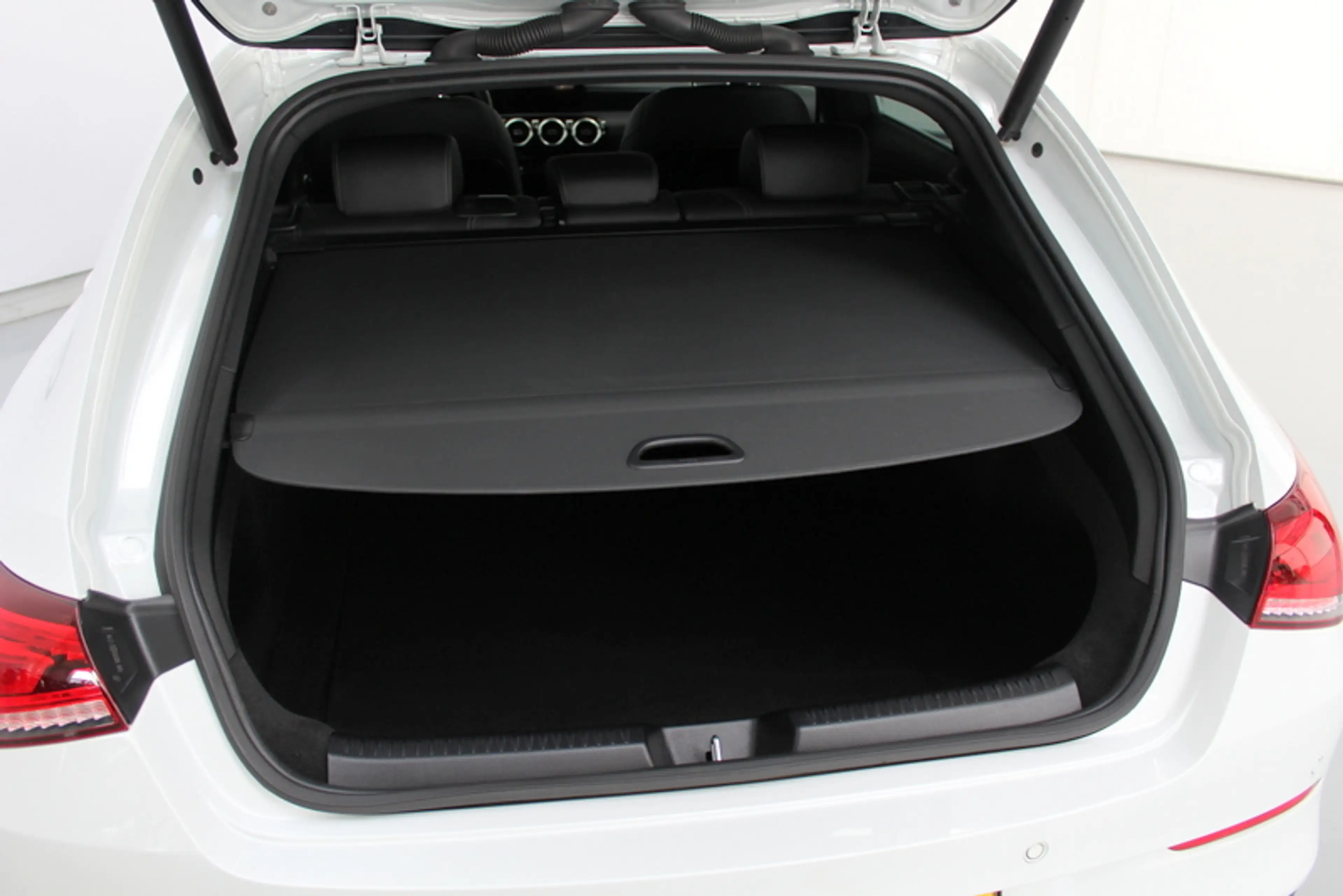 Mercedes-Benz CLA 200 Shooting Brake Business Line 164PK, RIJKLAAR | MET — photo 9