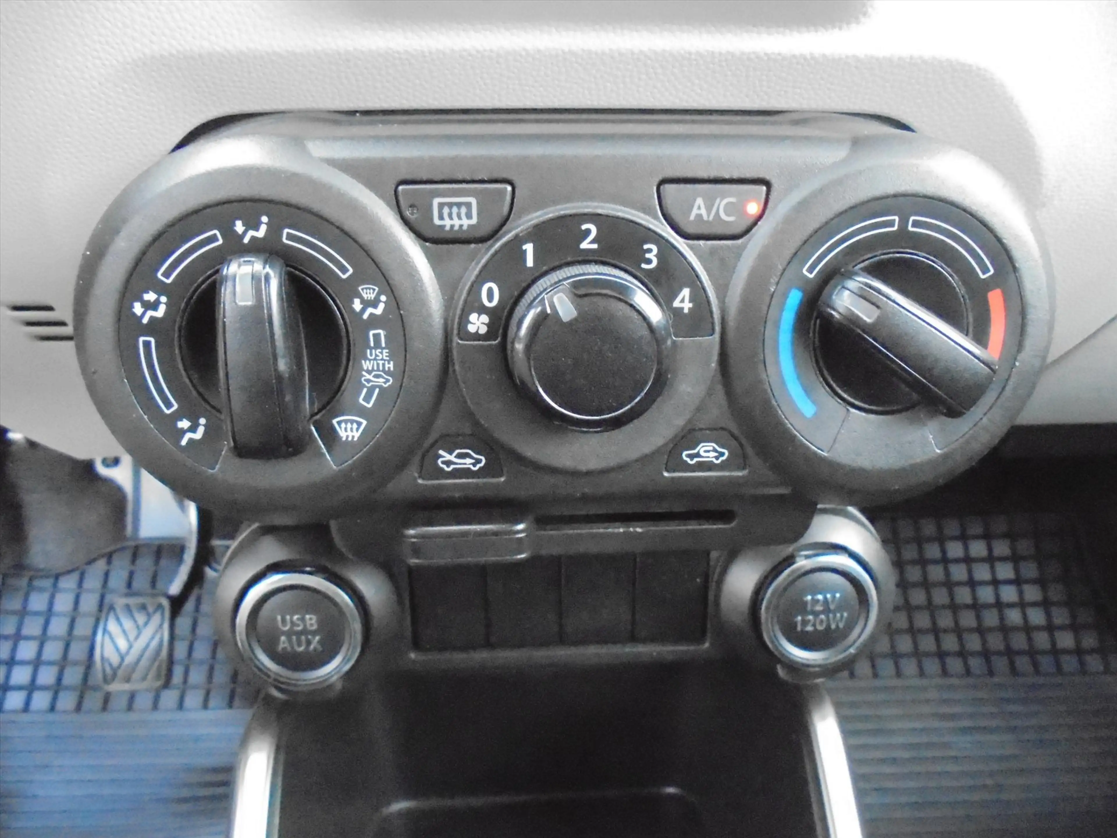 Suzuki Ignis 1.2 DUALJET 90PK INTRO EDITION TREKHAAK — photo 27